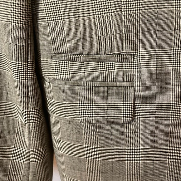 EXPRESS lightweight check wool suit. Jacket 40 short. Pants 31x32. - Picture 3 of 8